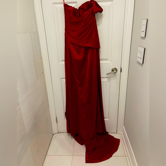 Dark red high slit gown by Abyss by Abby - Picture 3 of 8